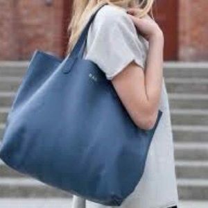 Cuyana navy blue tote